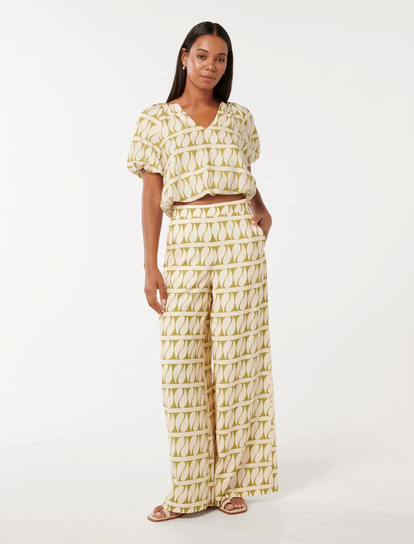 Aubree Linen Bubble Hem Top