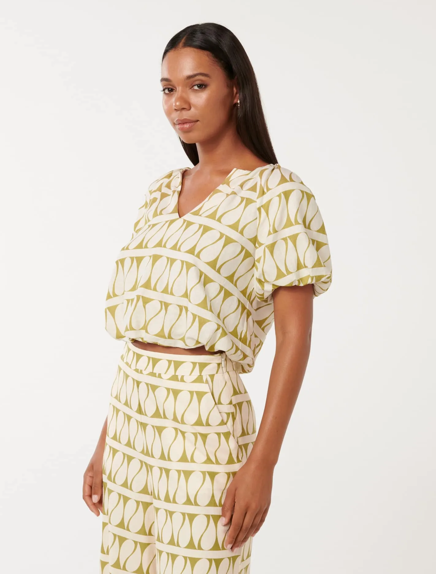 Aubree Linen Bubble Hem Top