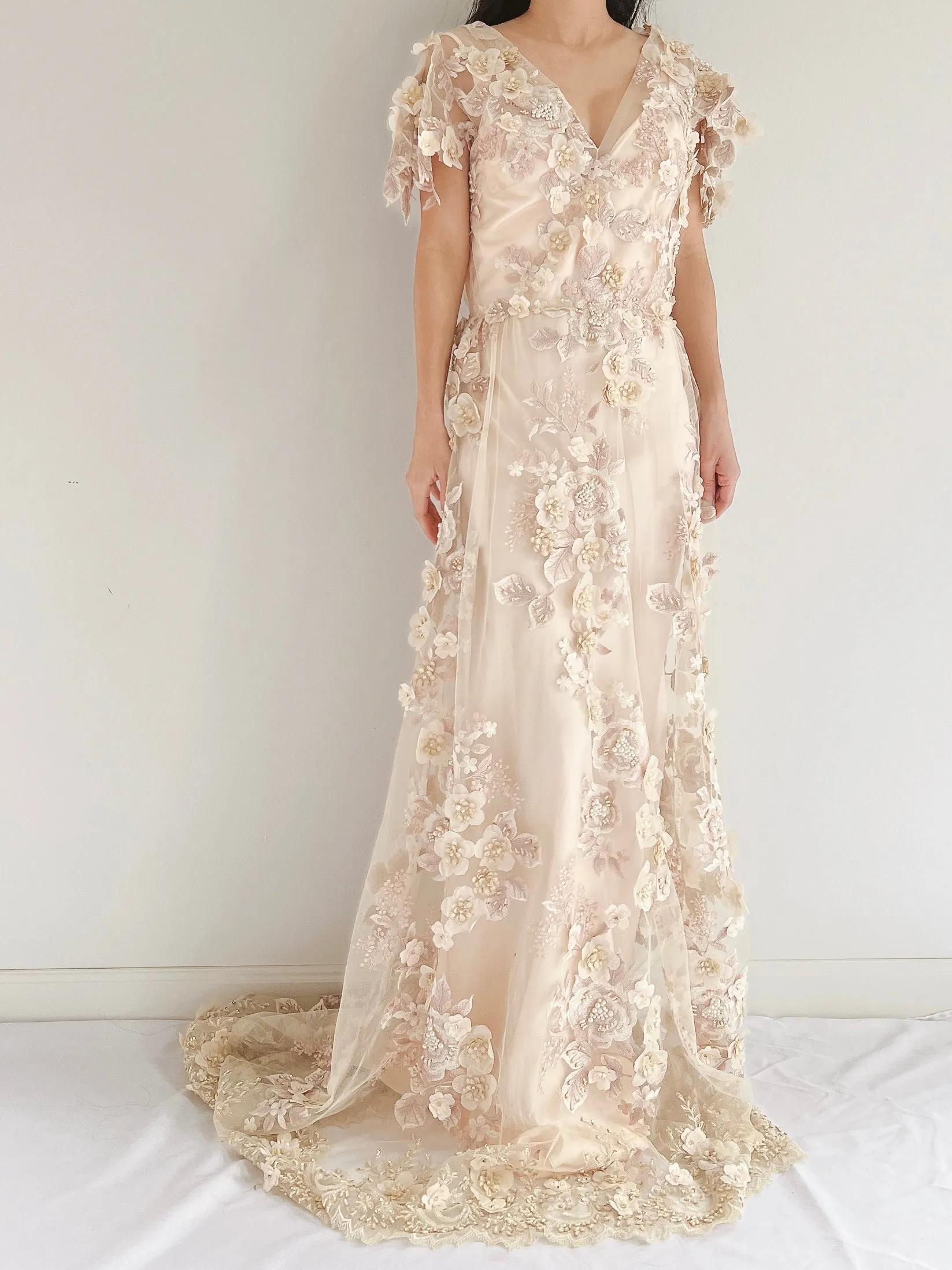 GOSSAMER Embroidered Cap Sleeves Gown - S/M