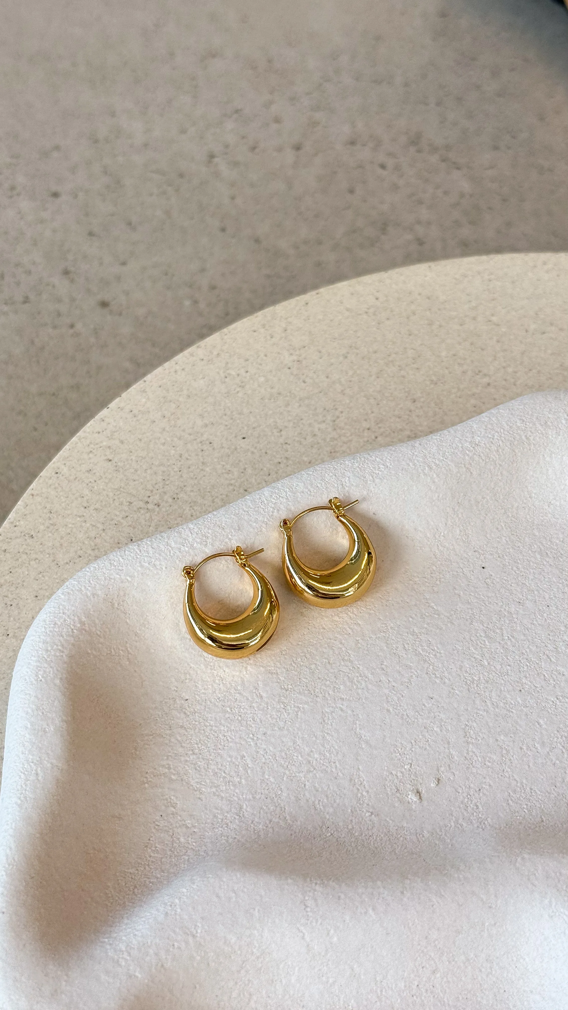 Varana Hoop Earrings - Gold