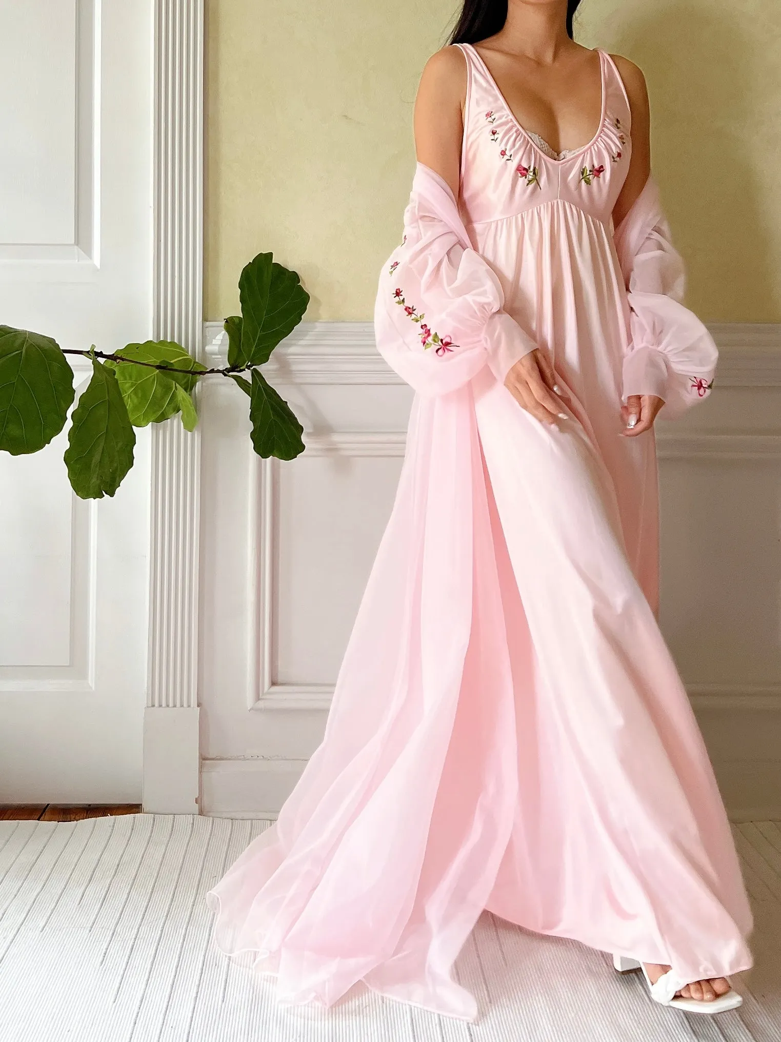 Vintage 2-Piece Nylon Peignoir Set  - M