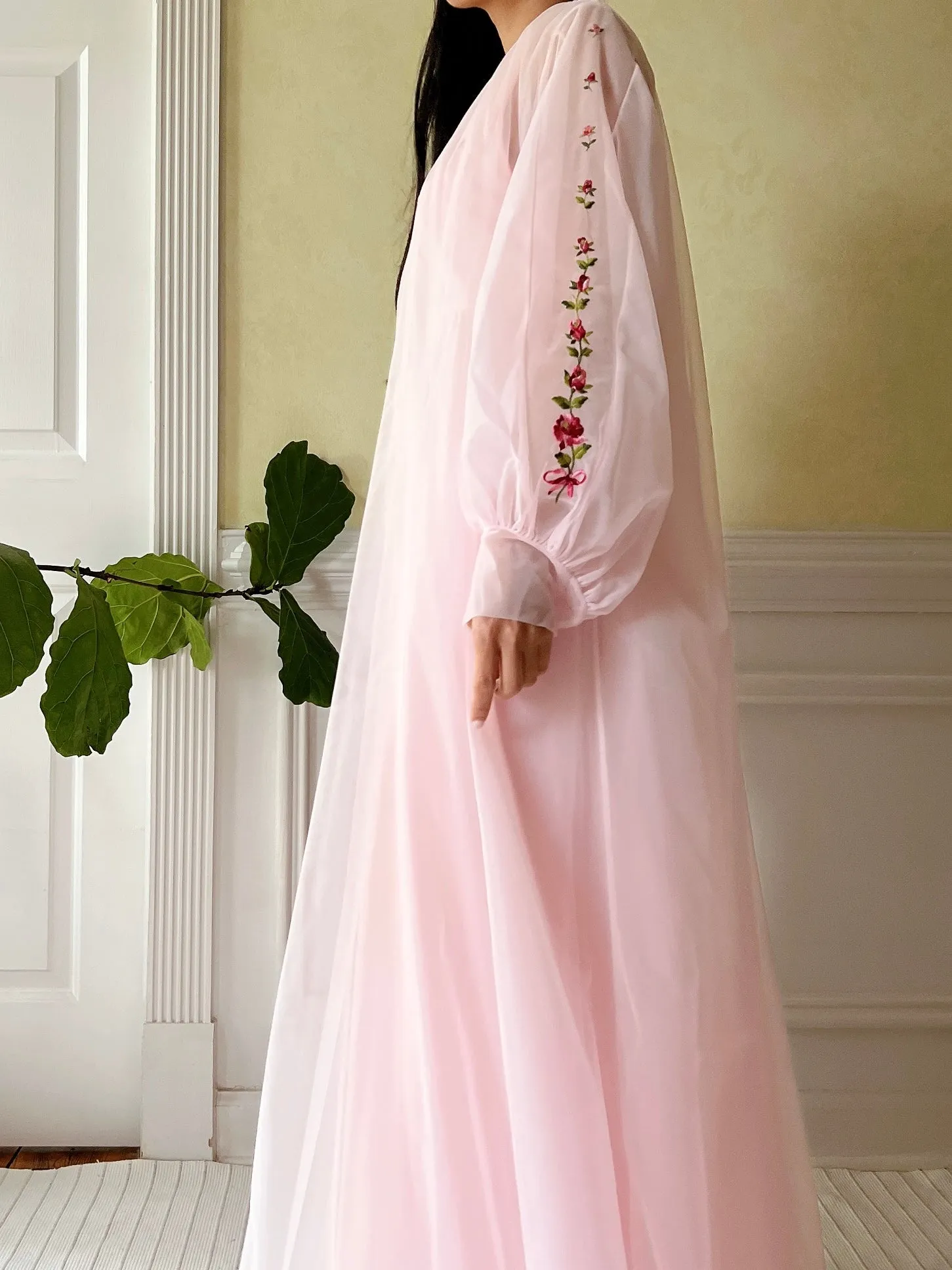 Vintage 2-Piece Nylon Peignoir Set  - M