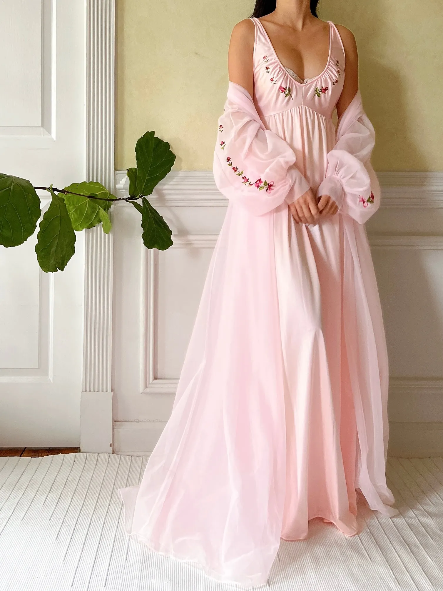 Vintage 2-Piece Nylon Peignoir Set  - M
