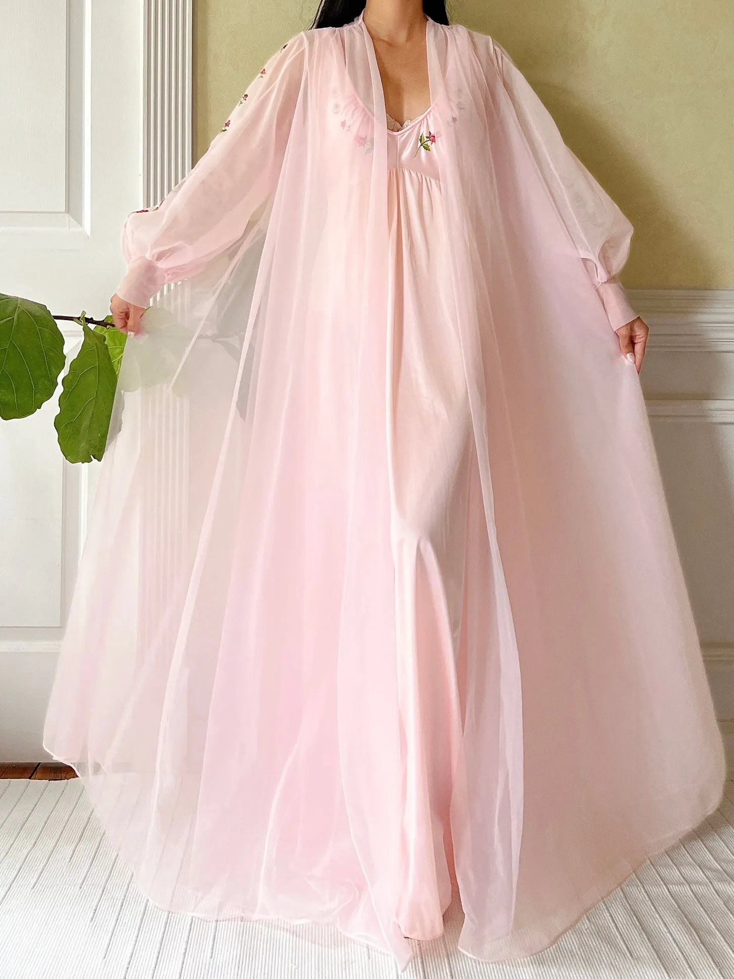 Vintage 2-Piece Nylon Peignoir Set  - M