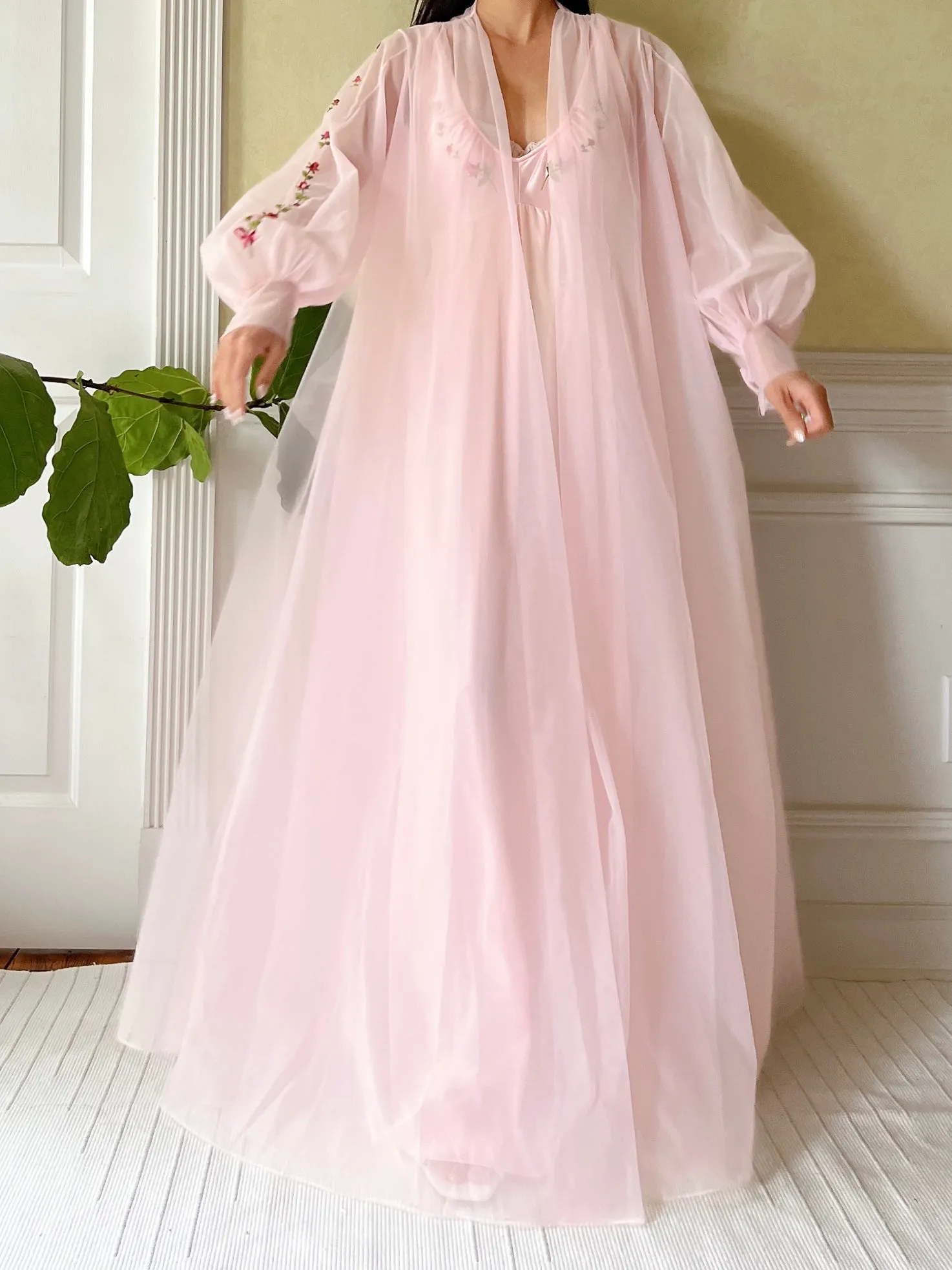 Vintage 2-Piece Nylon Peignoir Set  - M